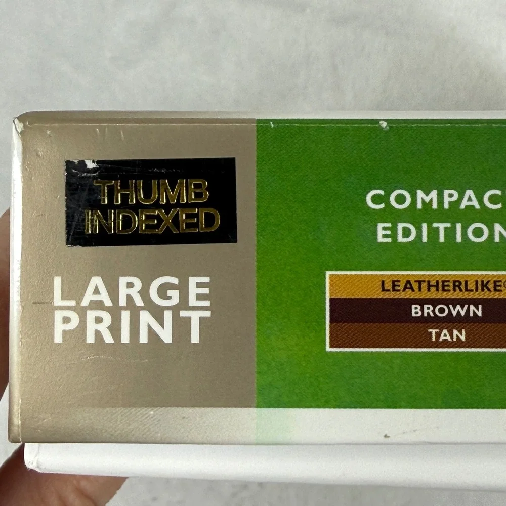 NLT Holy Bible Large‎ Print Compact Edition Brown Tan LeatherLike 9781414337593